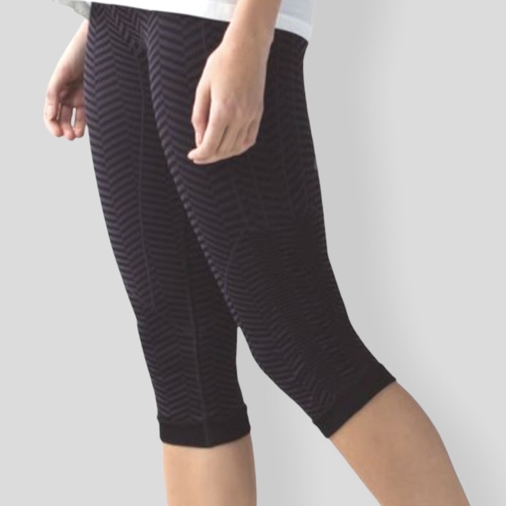 Lululemon In The Flow Crop II leggings - Picture 3 of 8